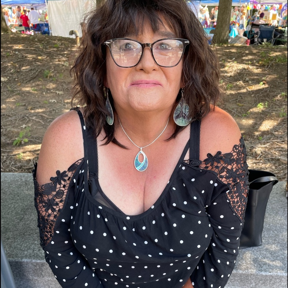 Meet your Posher, Carrie